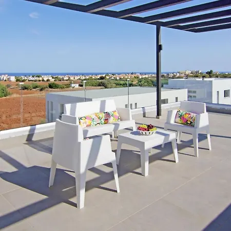 Amelia Villa Paralimni