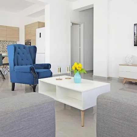 Amelia * Παραλίμνι